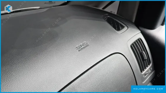 HYUNDAI STAREX 5-SEATER VAN