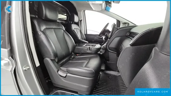 HYUNDAI STARIA CARGO 3-SEATER