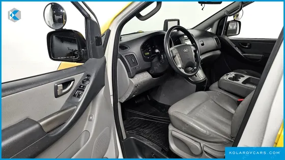 HYUNDAI STAREX GUARD CAR OF CHILDREN