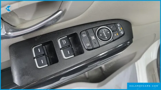 KIA CARNIVAL 9-SEATER PRESTIGE