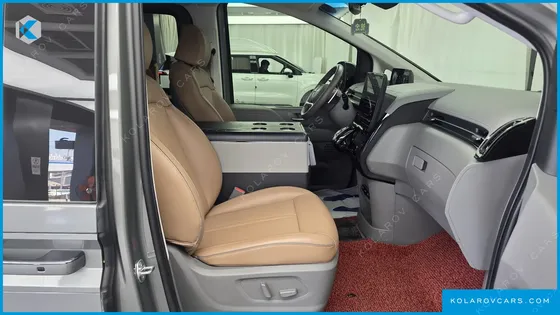 HYUNDAI STARIA L3.5 LOUNGE 9-SEATER
