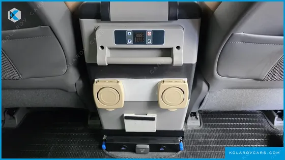 HYUNDAI STARIA L3.5 LOUNGE 9-SEATER