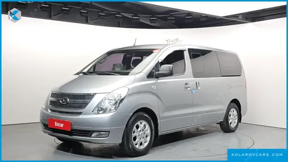 HYUNDAI STAREX 5-SEATER VAN