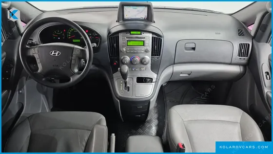 HYUNDAI STAREX 5-SEATER VAN