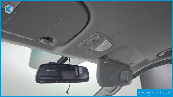 HYUNDAI STAREX 5-SEATER VAN