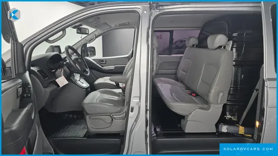 HYUNDAI STAREX 5-SEATER VAN