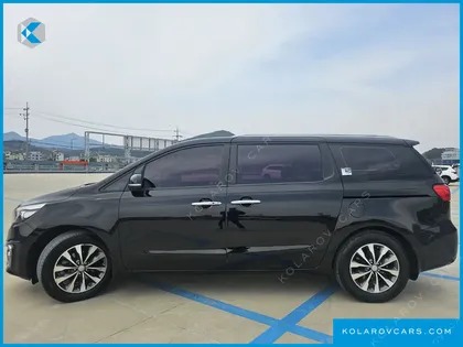 KIA CARNIVAL 9-SEATER LUXURY