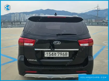 KIA CARNIVAL 9-SEATER LUXURY