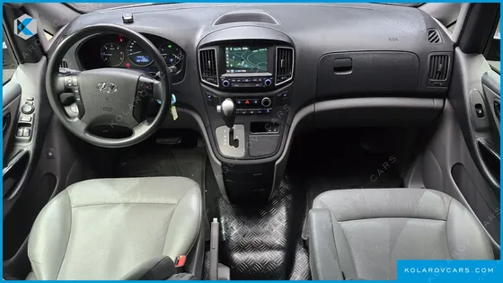 HYUNDAI STAREX 5-SEATER VAN