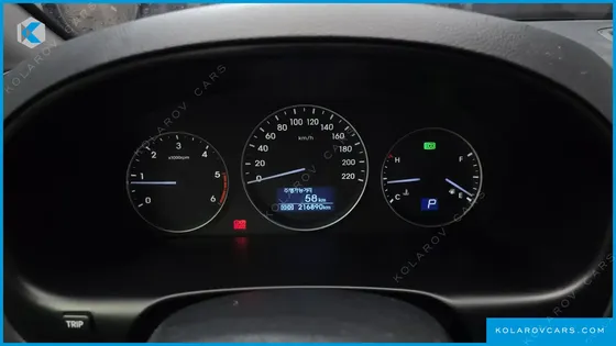HYUNDAI STAREX 5-SEATER VAN