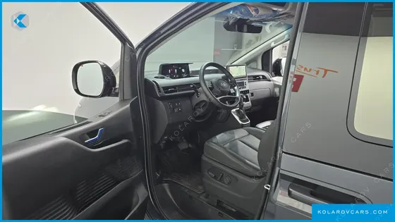 HYUNDAI STARIA L3.5 CARGO 5-SEATER