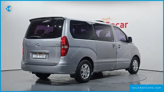 HYUNDAI STAREX 12-SEATER WAGON