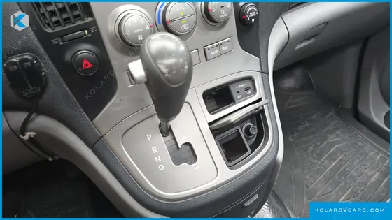 HYUNDAI STAREX 12-SEATER WAGON