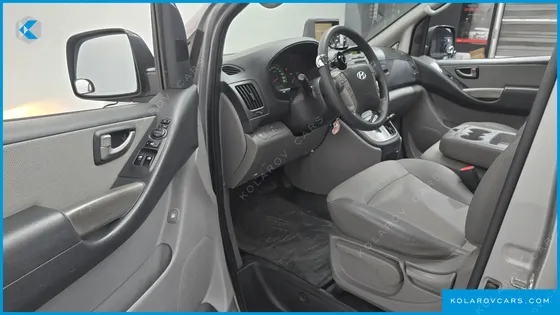HYUNDAI STAREX 12-SEATER WAGON