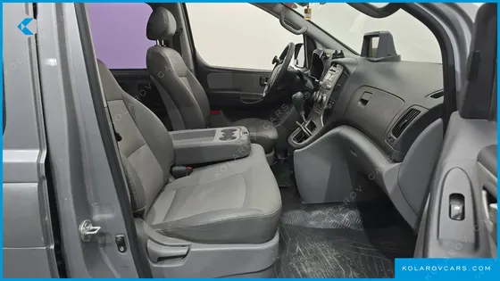 HYUNDAI STAREX 12-SEATER WAGON