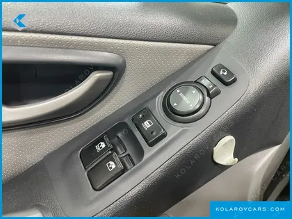 HYUNDAI STAREX GUARD CAR OF CHILDREN