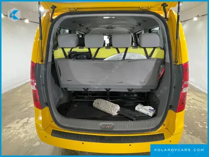 HYUNDAI STAREX GUARD CAR OF CHILDREN