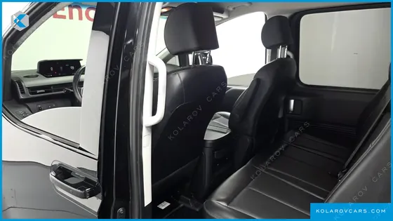 HYUNDAI STARIA L3.5 CARGO 5-SEATER