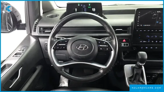 HYUNDAI STARIA L3.5 CARGO 5-SEATER