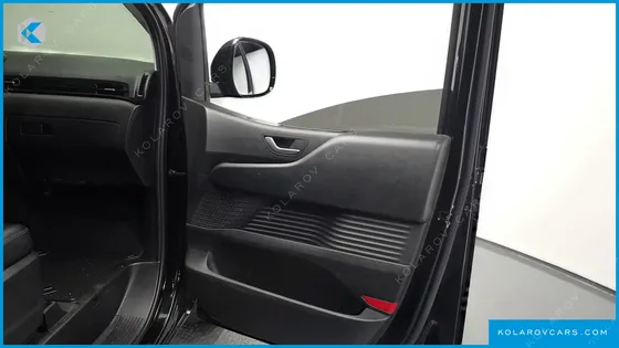 HYUNDAI STARIA L3.5 CARGO 5-SEATER