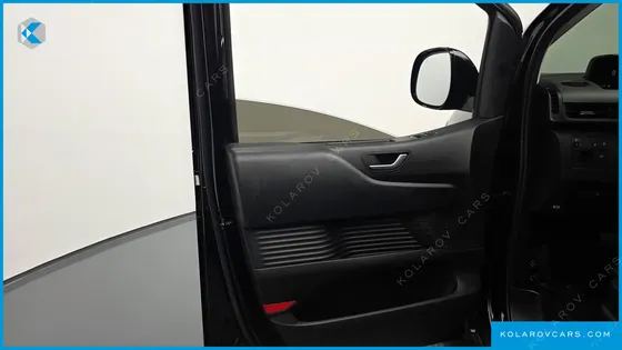 HYUNDAI STARIA L3.5 CARGO 5-SEATER