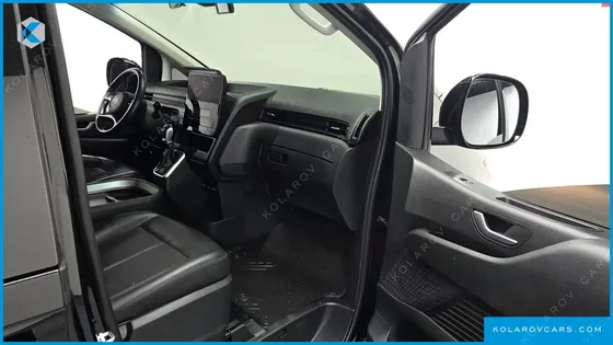 HYUNDAI STARIA L3.5 CARGO 5-SEATER