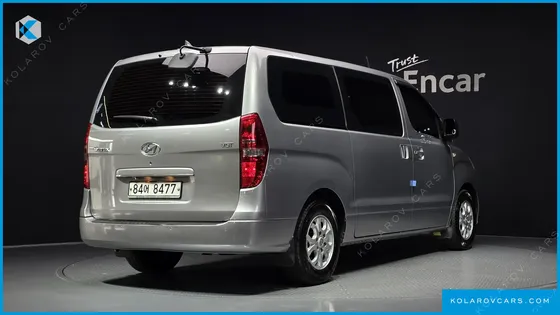HYUNDAI STAREX 5-SEATER VAN