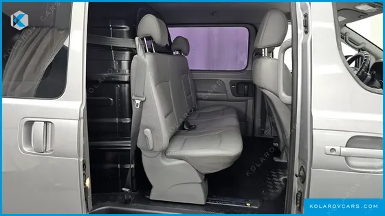 HYUNDAI STAREX 5-SEATER VAN