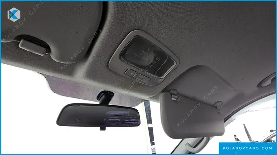 HYUNDAI STAREX 5-SEATER VAN