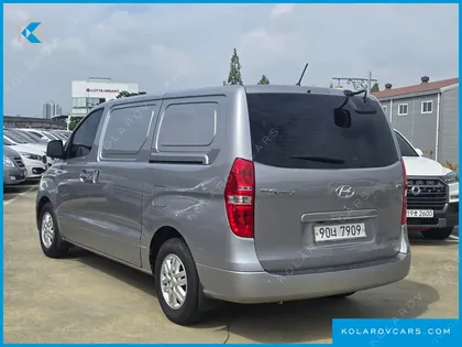 HYUNDAI STAREX 3-SEATER VAN