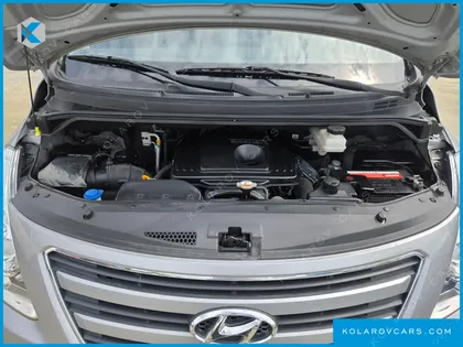 HYUNDAI STAREX 3-SEATER VAN