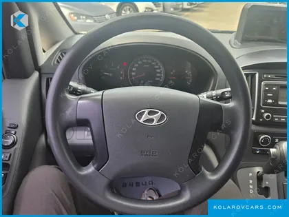 HYUNDAI STAREX 3-SEATER VAN