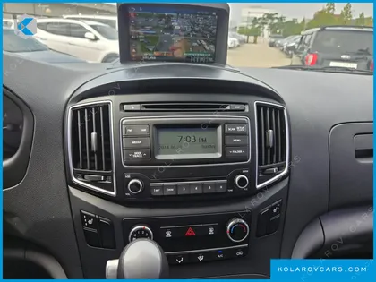 HYUNDAI STAREX 3-SEATER VAN