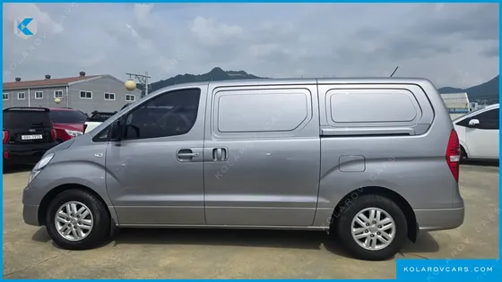 HYUNDAI STAREX 3-SEATER VAN