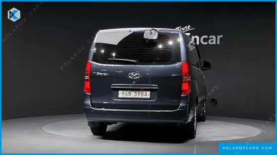 HYUNDAI STAREX 3-SEATER VAN