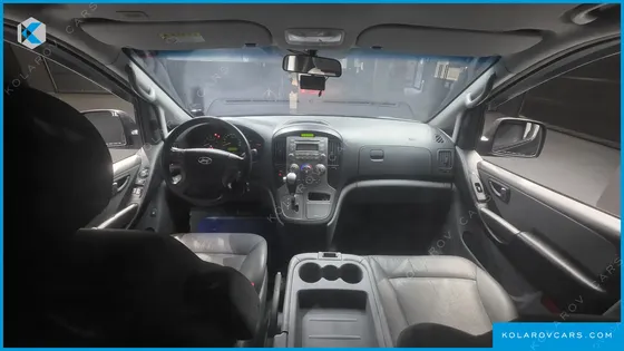 HYUNDAI STAREX 3-SEATER VAN