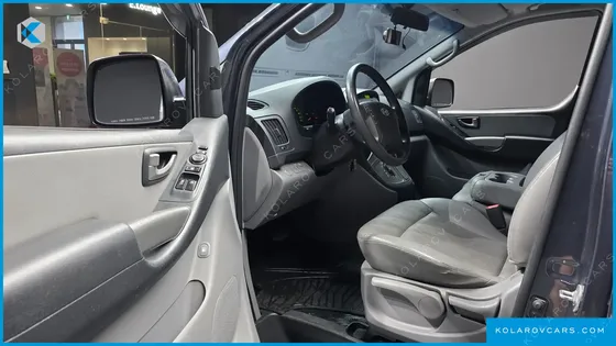 HYUNDAI STAREX 3-SEATER VAN