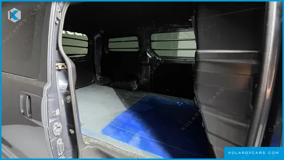 HYUNDAI STAREX 3-SEATER VAN
