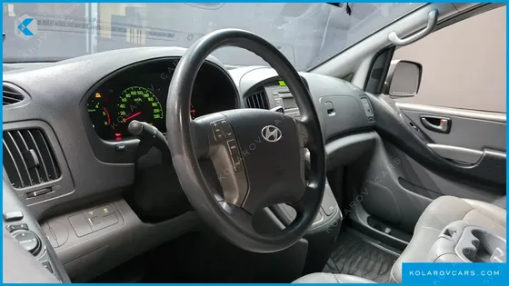 HYUNDAI STAREX 3-SEATER VAN