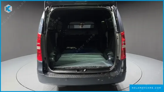 HYUNDAI STAREX 3-SEATER VAN