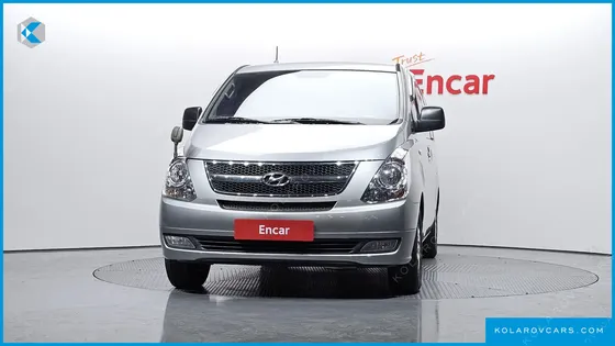 HYUNDAI STAREX 5-SEATER VAN