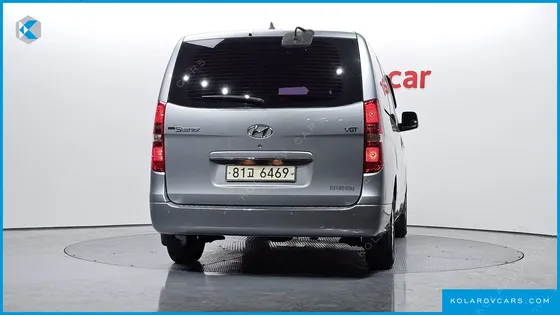 HYUNDAI STAREX 5-SEATER VAN
