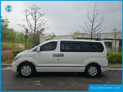 HYUNDAI STAREX 11-SEATER WAGON