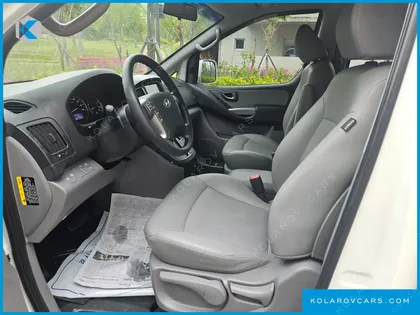 HYUNDAI STAREX 11-SEATER WAGON