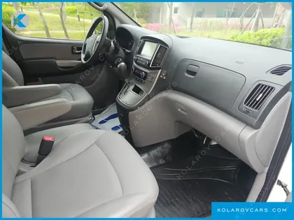 HYUNDAI STAREX 11-SEATER WAGON