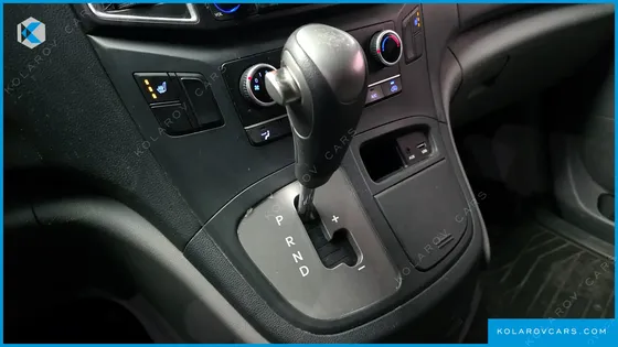 HYUNDAI STAREX 3-SEATER VAN