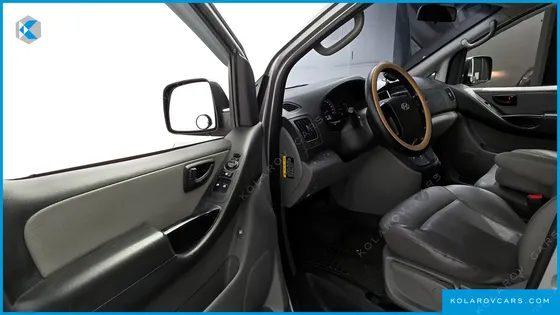HYUNDAI STAREX 3-SEATER VAN