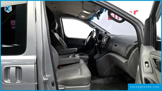 HYUNDAI STAREX 3-SEATER VAN