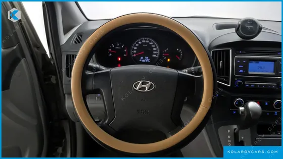 HYUNDAI STAREX 3-SEATER VAN