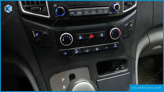 HYUNDAI STAREX 3-SEATER VAN